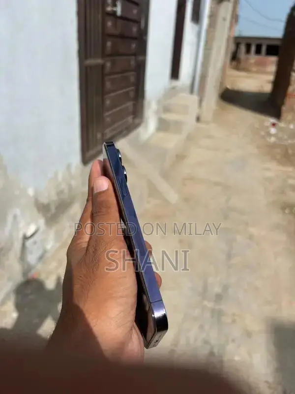 128GB Deep Purple Smartphone in Excellent Condition