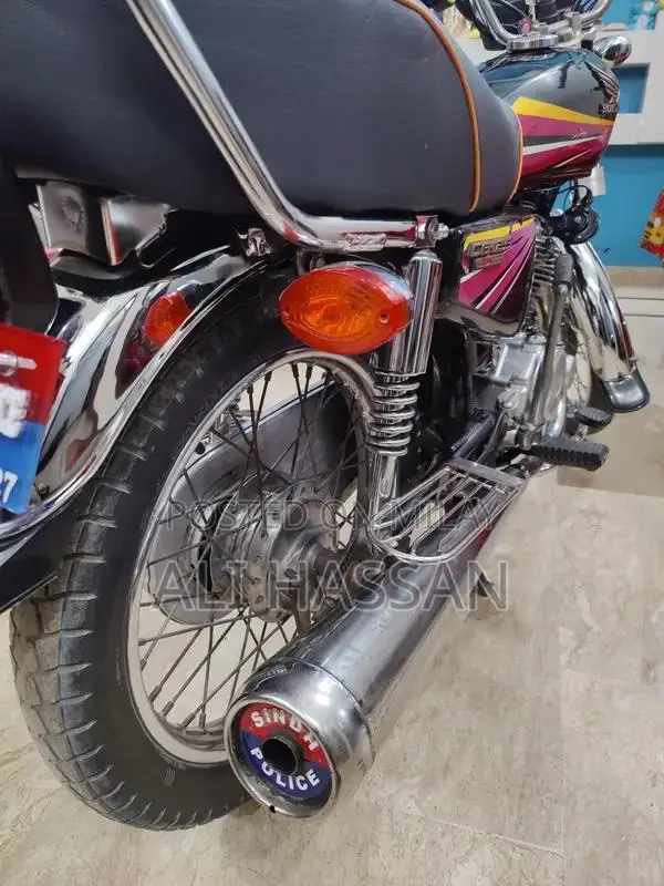 Honda CG 125 Motorcycle 2011 Model