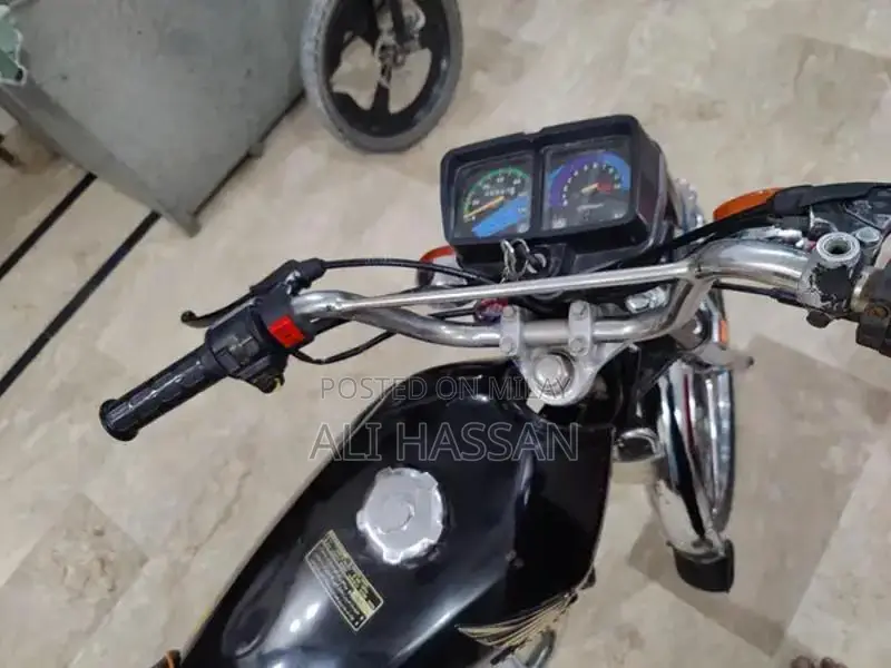 Honda CG 125 Motorcycle 2011 Model