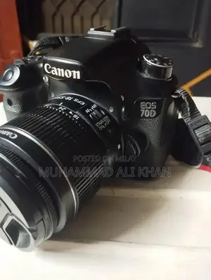 Canon EOS 70D DSLR Camera with 18-55mm Lens