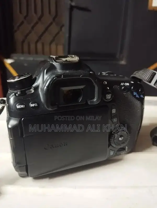 Canon EOS 70D DSLR Camera with 18-55mm Lens