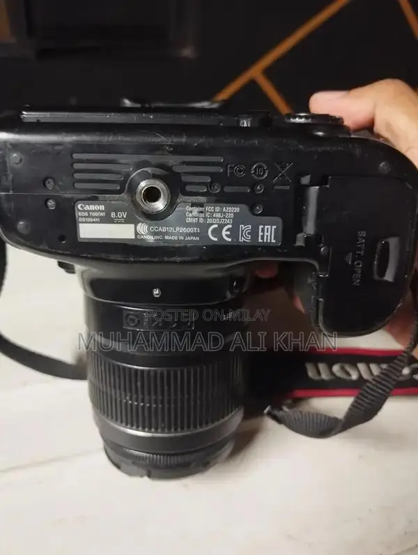 Canon EOS 70D DSLR Camera with 18-55mm Lens