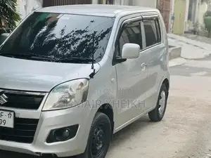 Wagon R VXL 2017 Silver Compact Hatchback