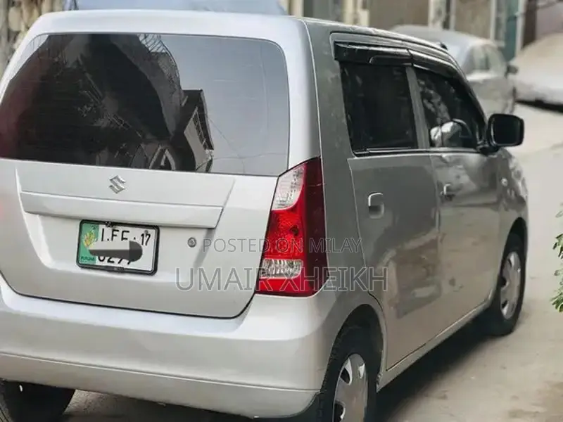 Wagon R VXL 2017 Silver Compact Hatchback