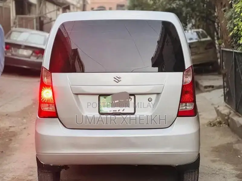 Wagon R VXL 2017 Silver Compact Hatchback