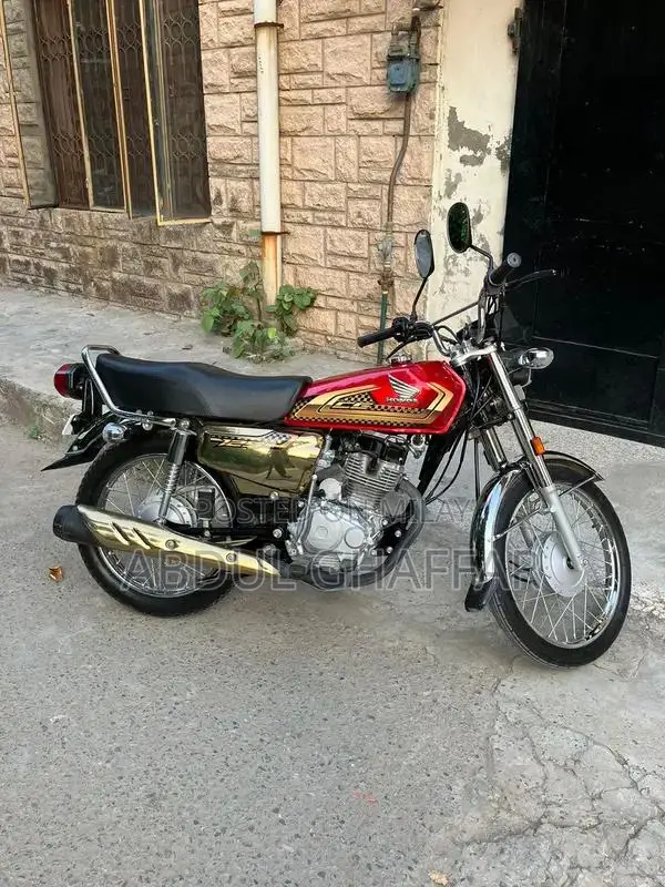 Honda 125 Gold Edition Motorcycle - Premium Performance Bike