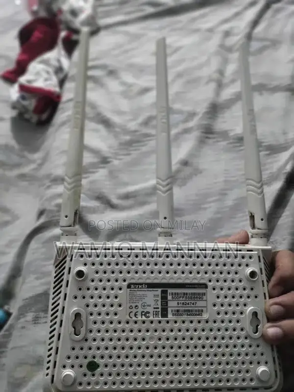 Tenda 3-Antenna Wireless Router/Access Point/Extender