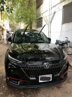 Photo - Oshan X7 Compact Crossover SUV - Versatile Urban Driving Experience