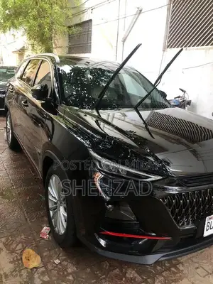 Oshan X7 Compact Crossover SUV - Versatile Urban Driving Experience