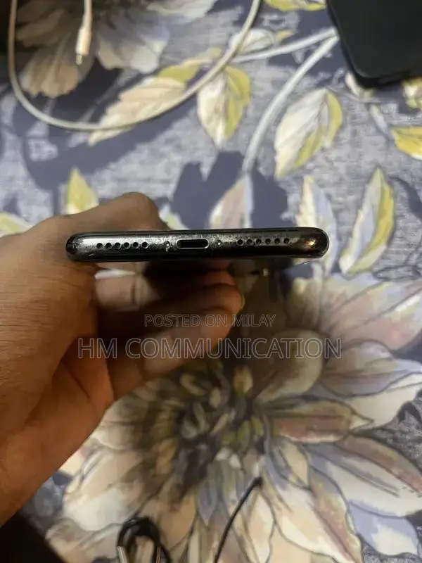 256GB iPhone X with Full Battery Health and Face ID