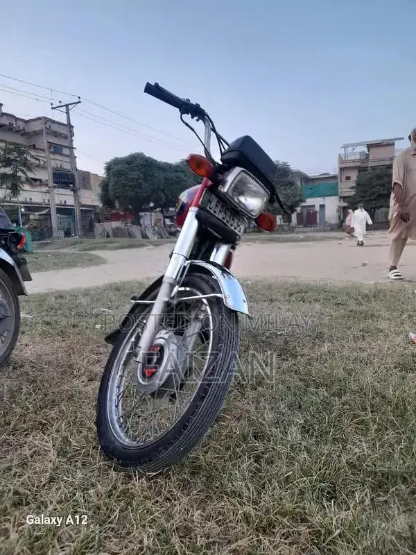 Honda 125cc Motorcycle in Good Condition