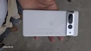 Photo - High-Performance Pixel 7 Pro Smartphone with Advanced Camera System