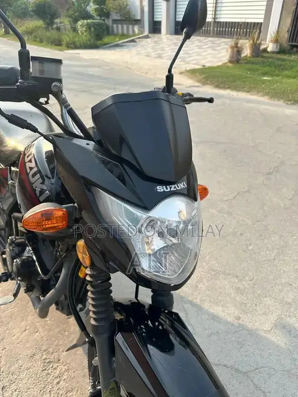 Suzuki GR 150 Motorcycle - 2021 Model with Self-Start