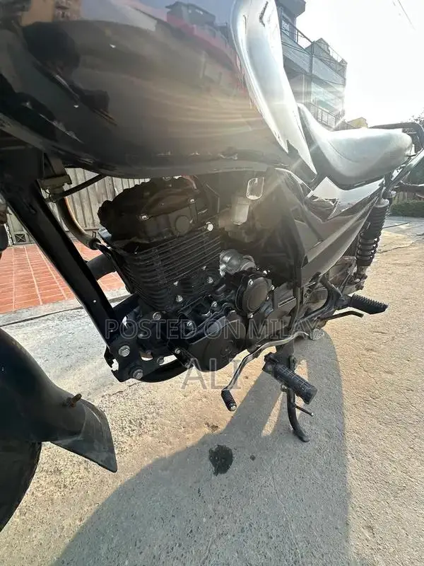 Suzuki GR 150 Motorcycle - 2021 Model with Self-Start