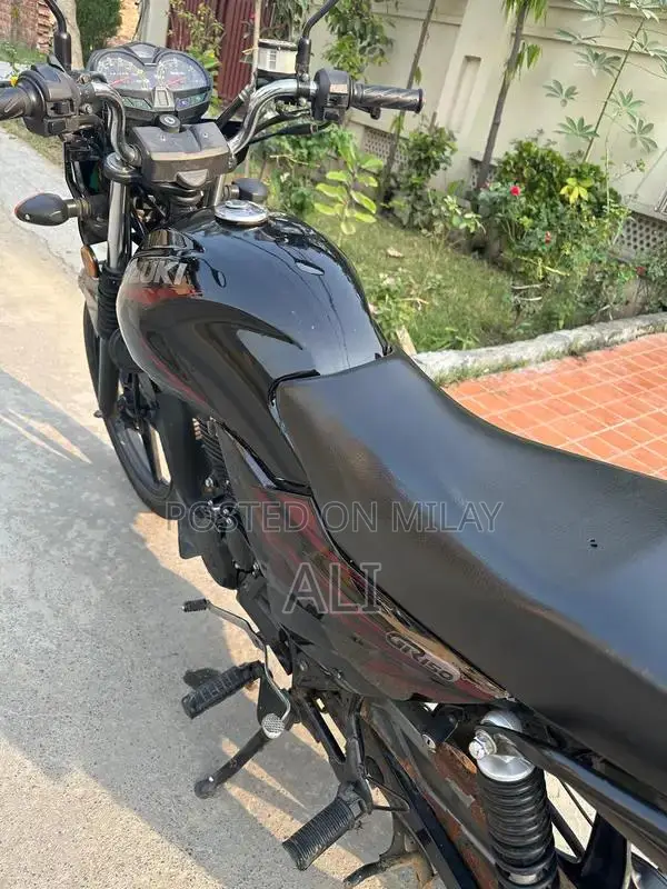 Suzuki GR 150 Motorcycle - 2021 Model with Self-Start