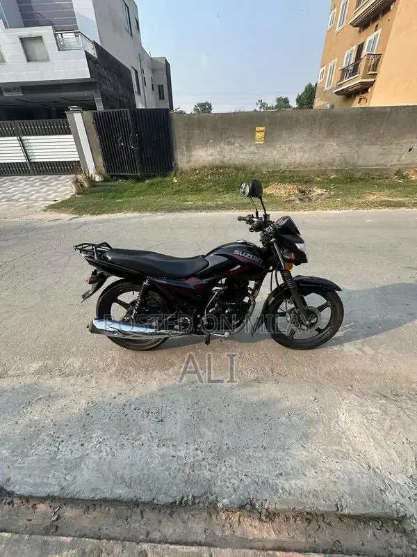 Suzuki GR 150 Motorcycle - 2021 Model with Self-Start