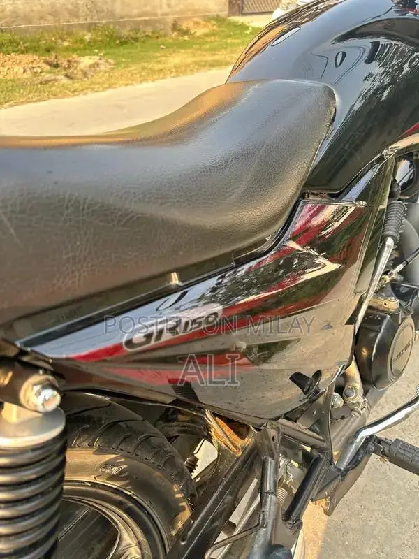 Suzuki GR 150 Motorcycle - 2021 Model with Self-Start