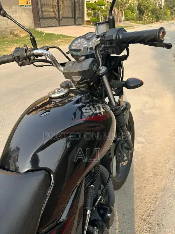 Suzuki GR 150 Motorcycle - 2021 Model with Self-Start