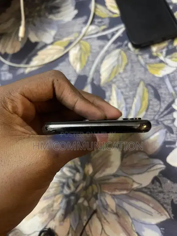 256GB iPhone X with Full Battery Health and Face ID