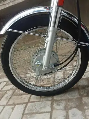 Honda 125 Motorcycle - Pristine Condition, Near-Zero Mileage