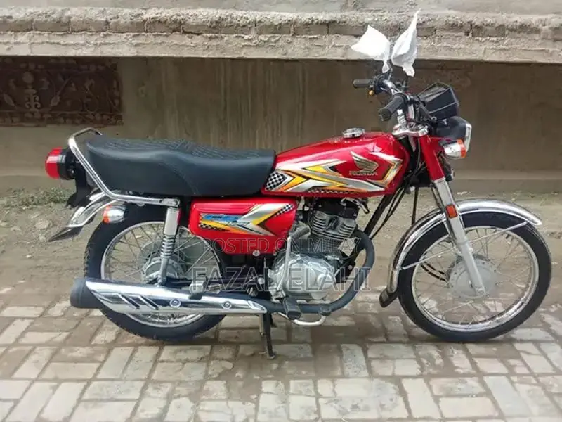Honda 125 Motorcycle - Pristine Condition, Near-Zero Mileage