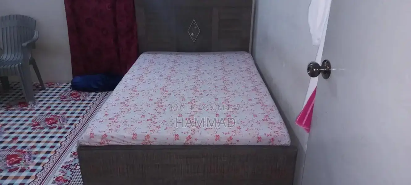 Comfortable Single Bed Frame with 6-Inch Mattress