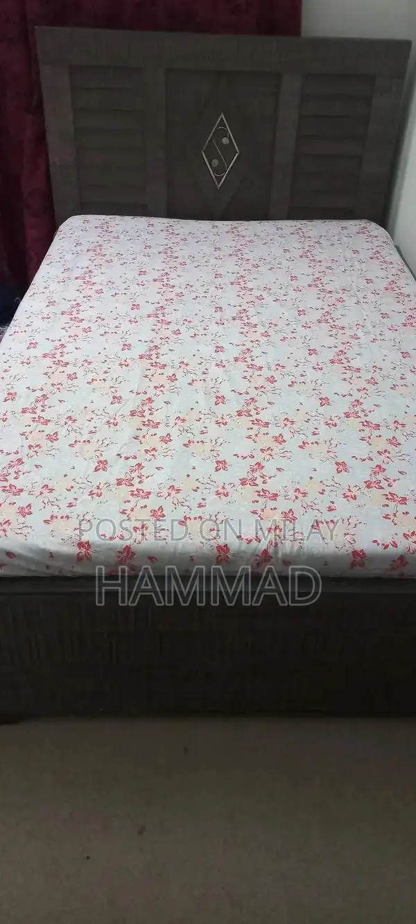 Comfortable Single Bed Frame with 6-Inch Mattress