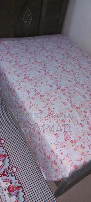 Comfortable Single Bed Frame with 6-Inch Mattress