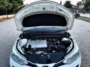 Toyota Yaris 1.5 X CVT Automatic Hatchback