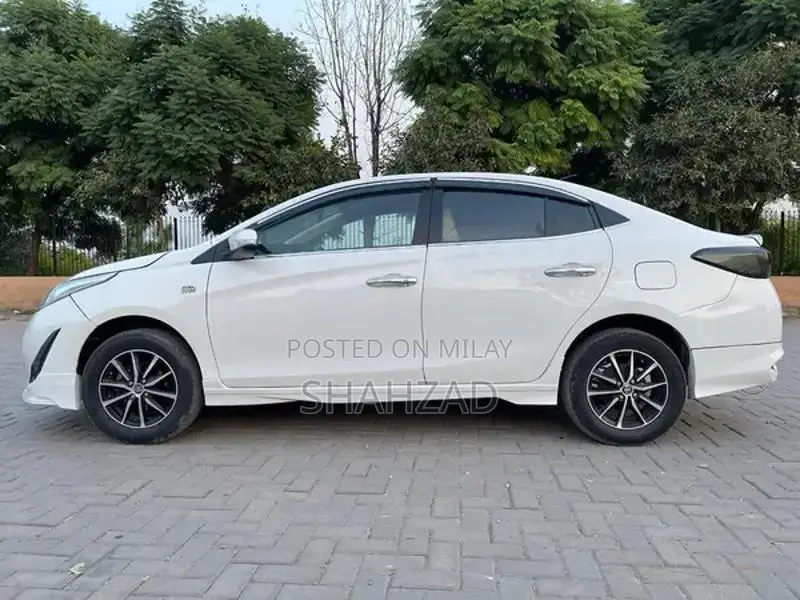 Toyota Yaris 1.5 X CVT Automatic Hatchback