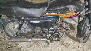 2011 CD 70 Motorcycle with General Karwaya Engine