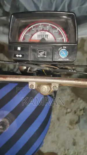 2011 CD 70 Motorcycle with General Karwaya Engine