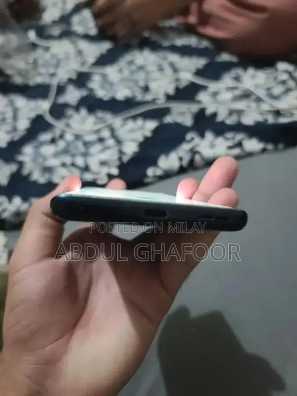 High-Performance Gaming Smartphone with Snapdragon Processor