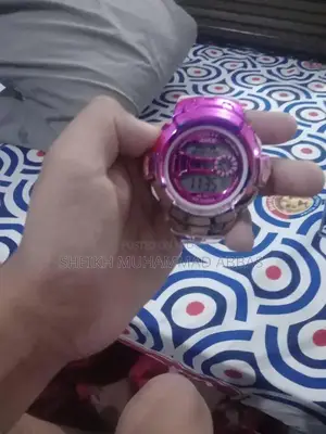 Stylish Digital Wristwatch for Girls - Trendy Fashion Timepiece