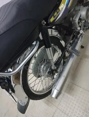 CD70 Motorcycle 2015 Model - Excellent Condition