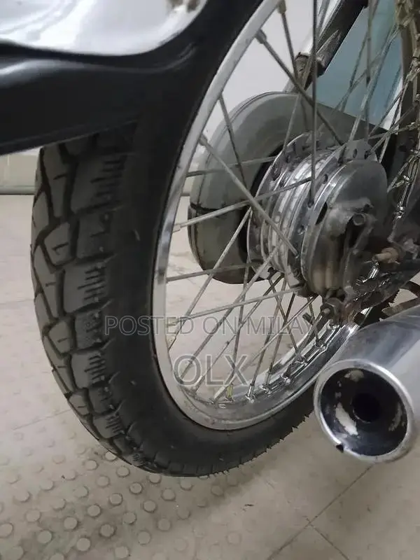 CD70 Motorcycle 2015 Model - Excellent Condition