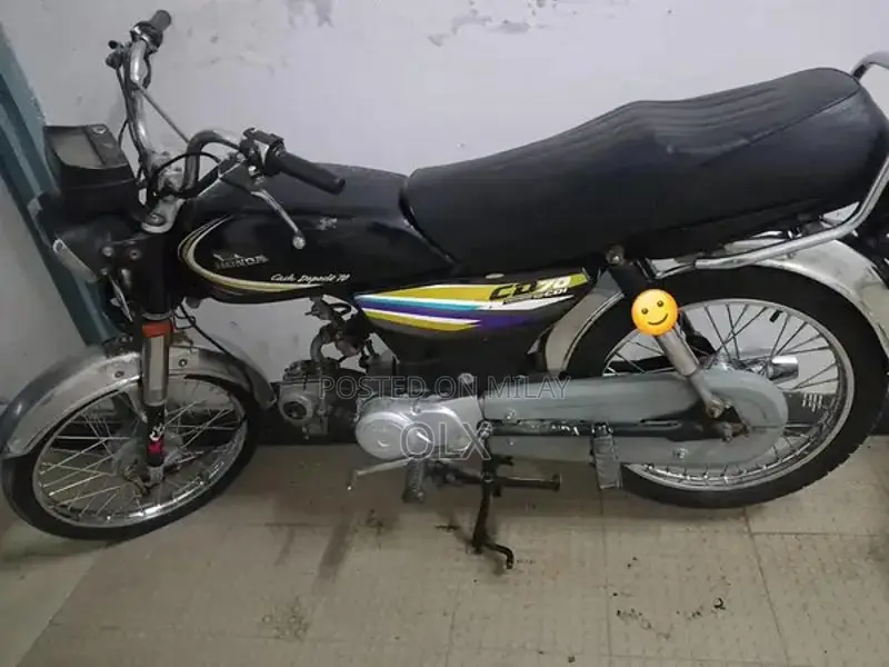 CD70 Motorcycle 2015 Model - Excellent Condition