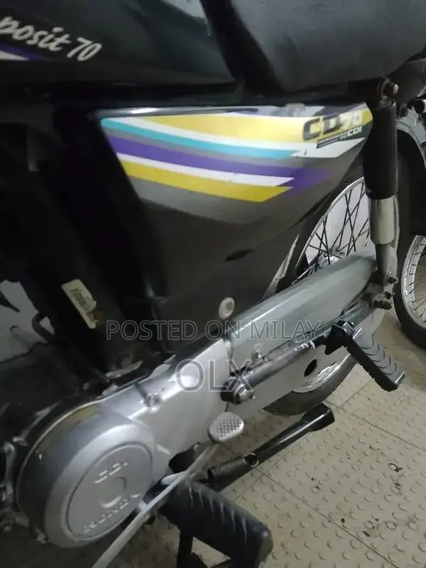 CD70 Motorcycle 2015 Model - Excellent Condition
