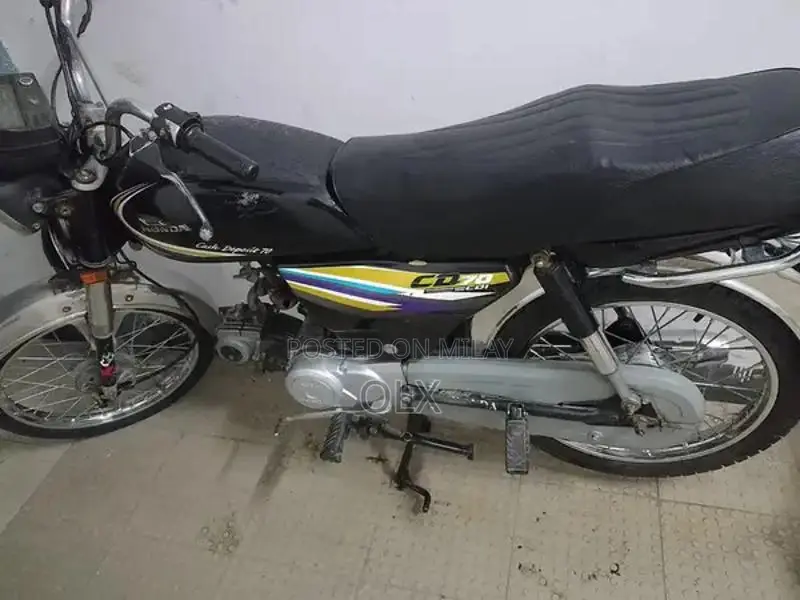CD70 Motorcycle 2015 Model - Excellent Condition