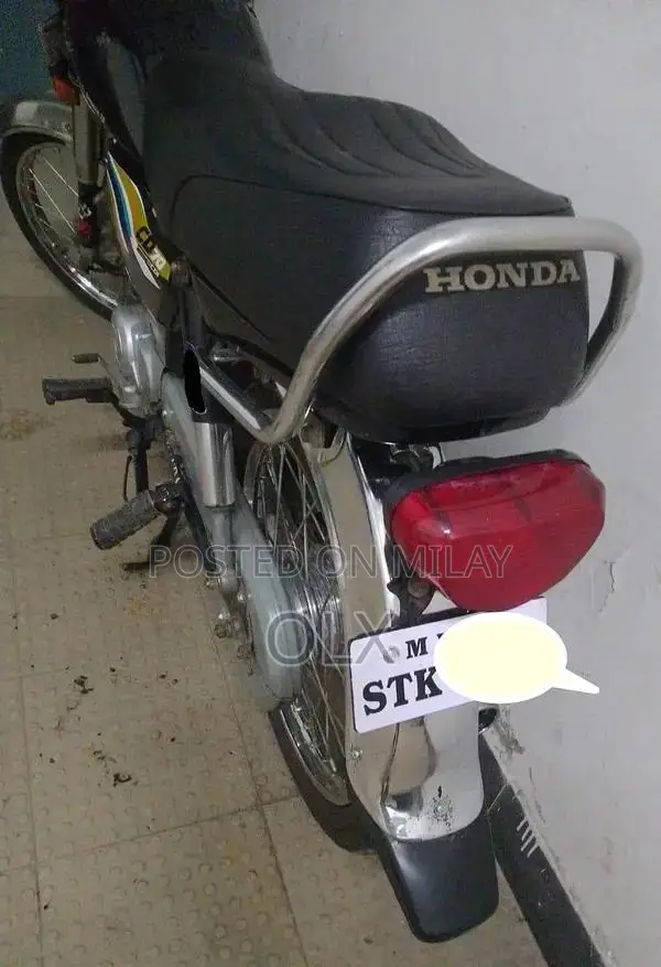 CD70 Motorcycle 2015 Model - Excellent Condition