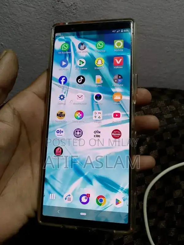 Sony Xperia 5 Smartphone with Advanced Camera Technology