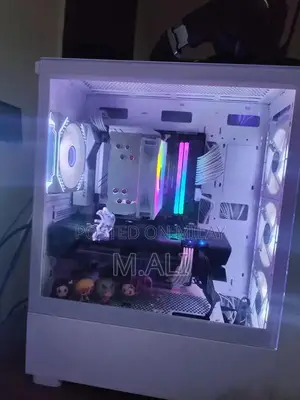 High-Performance Gaming PC with MSI Curved Monitor