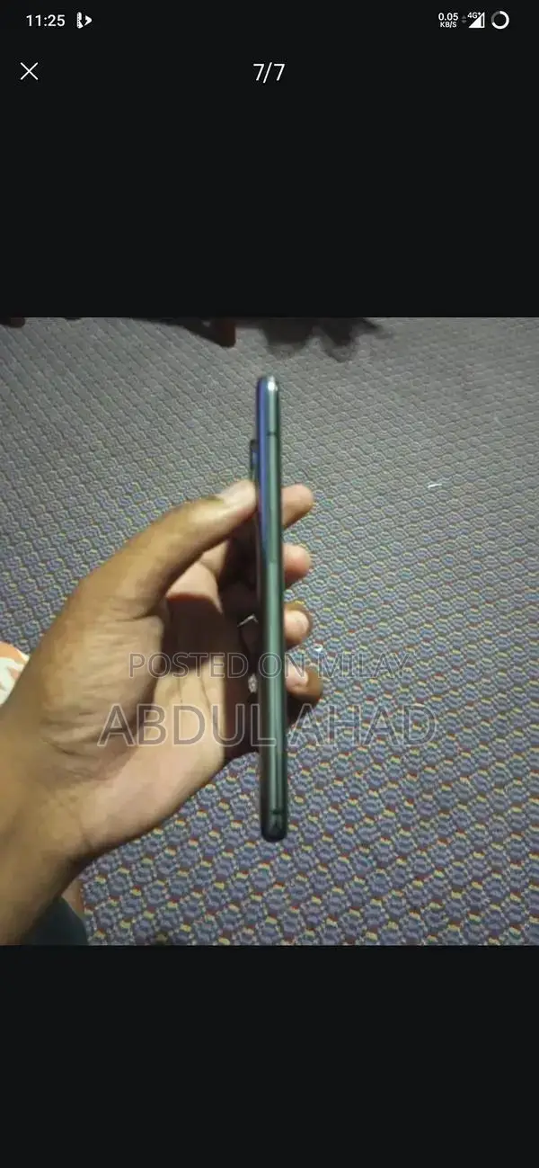 High-Performance Smartphone with Snapdragon 855 Processor