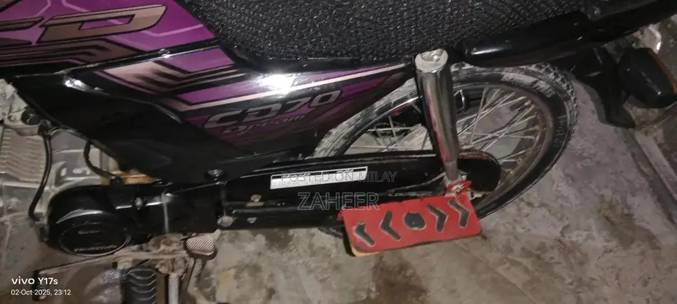 CD Dream 70 Black Motorcycle with Complete Documentation