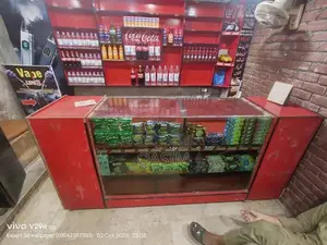 Wooden Shop Display Counter with 8mm Mirror Surface