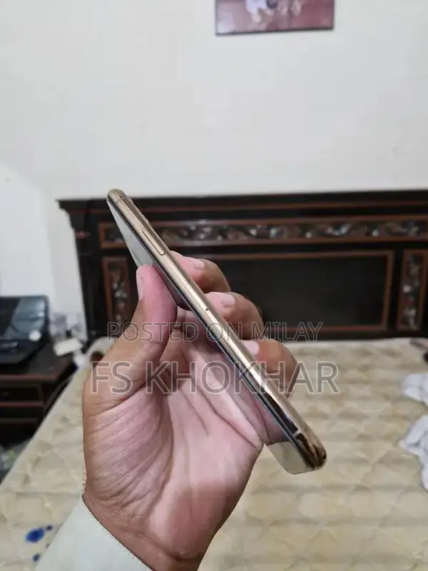 Apple iPhone 11 Pro Max 256GB Premium Smartphone