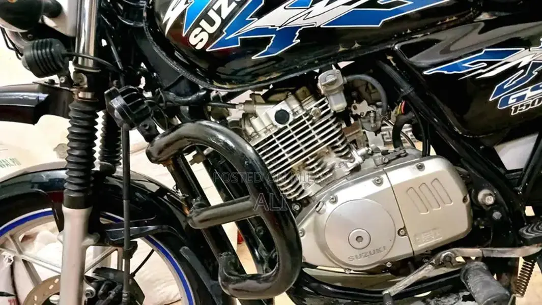 Suzuki GS 150 SE Motorcycle - Low Mileage Touring Bike