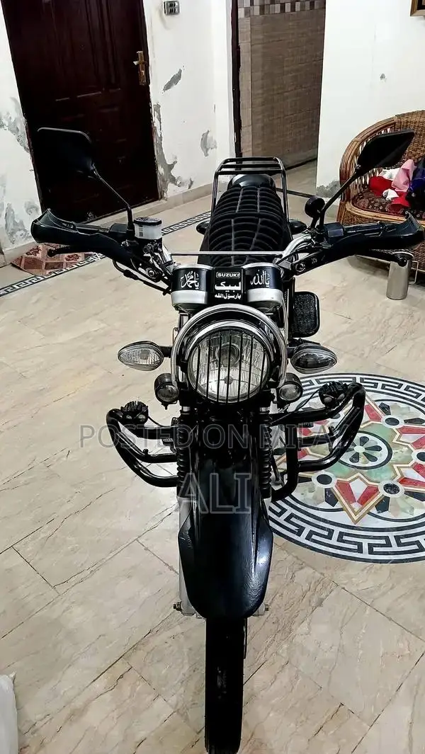 Suzuki GS 150 SE Motorcycle - Low Mileage Touring Bike