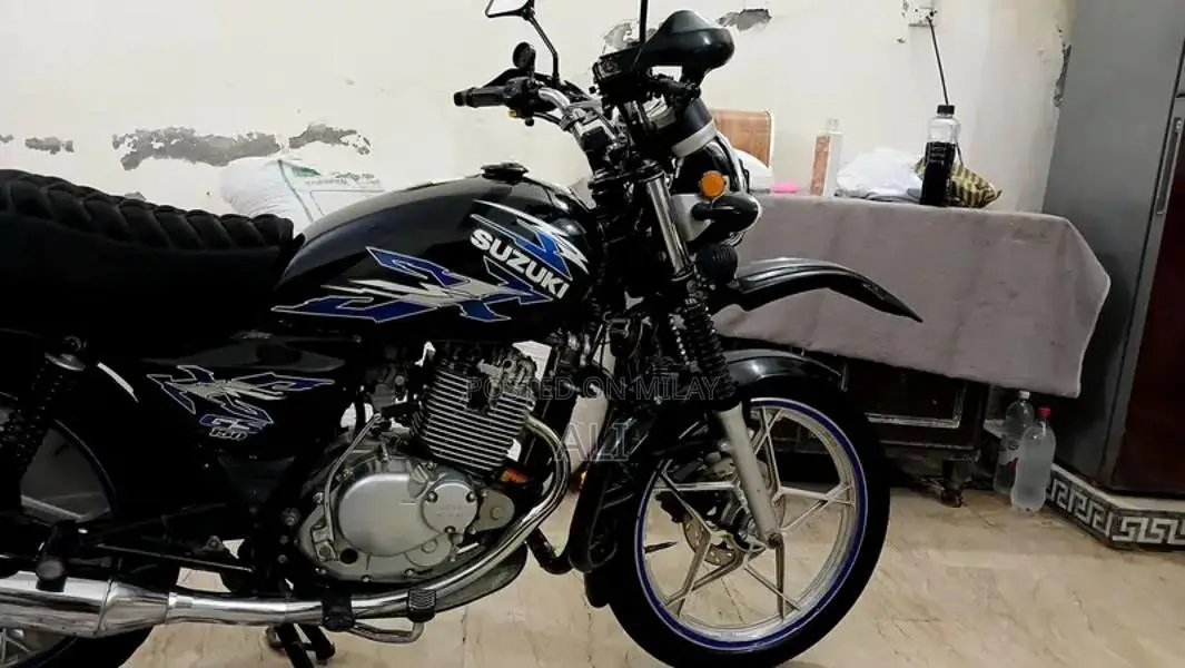 Suzuki GS 150 SE Motorcycle - Low Mileage Touring Bike