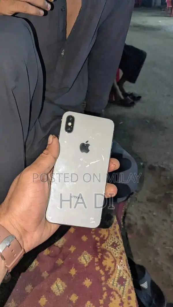 Apple iPhone X Smartphone - 256GB Storage, High Condition